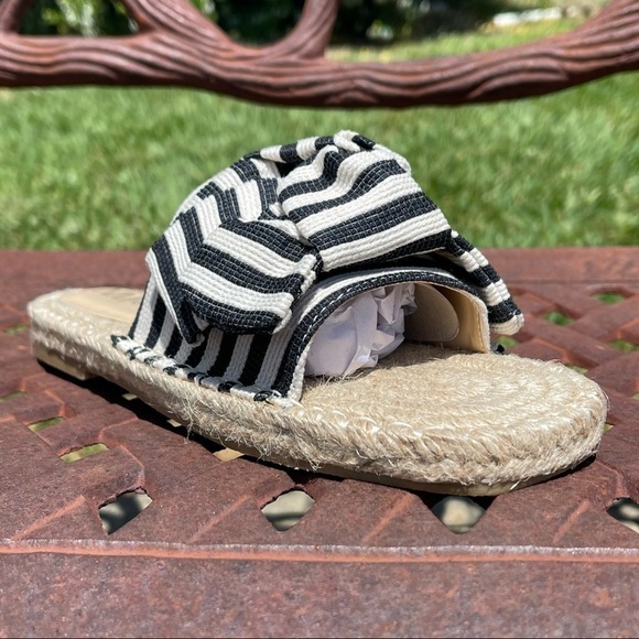 💋NWT NEIMAN Marcus Braided Just Slip On Stripe Bow Sandals - Picture 3 of 14